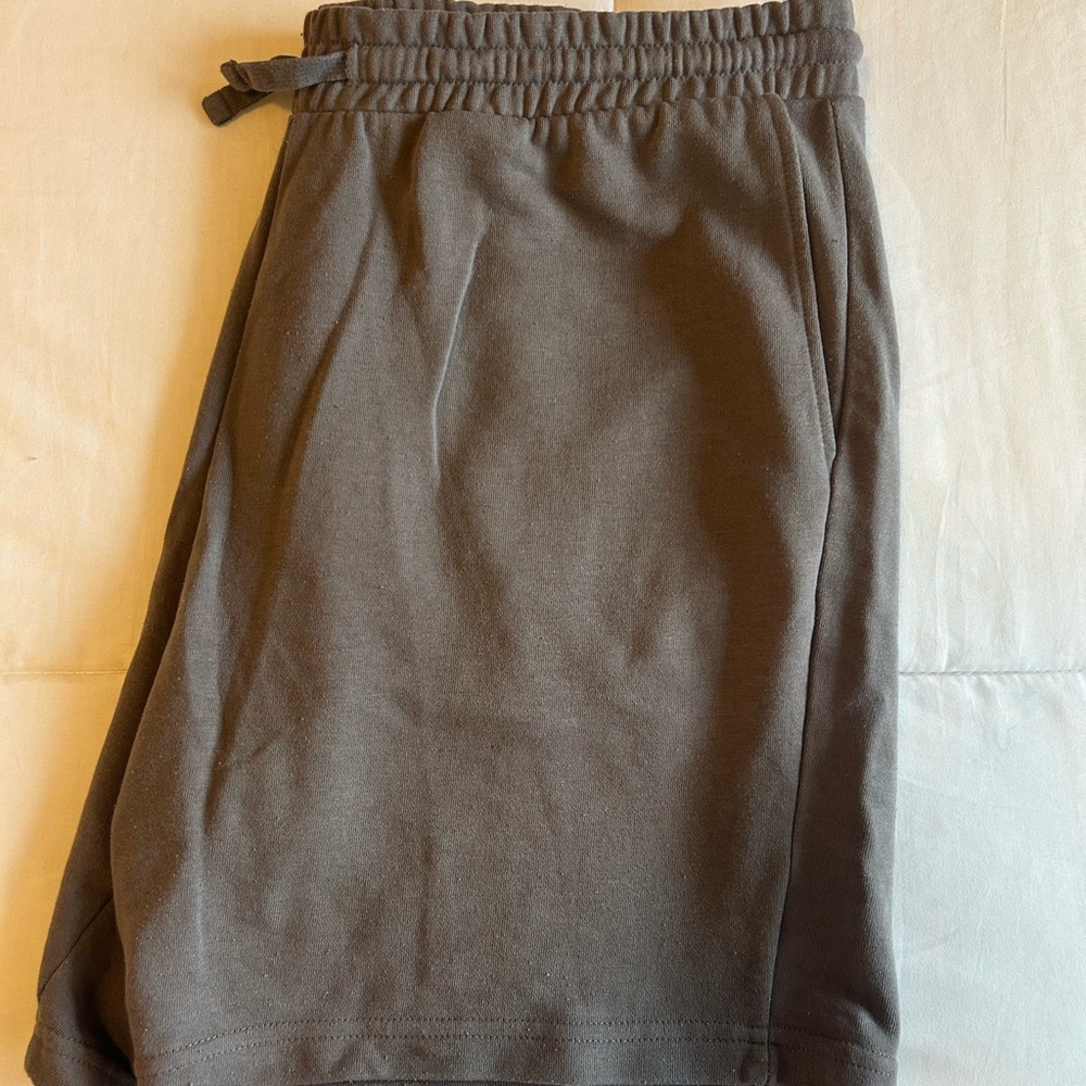 H&M Men’s Gray Sweatshorts